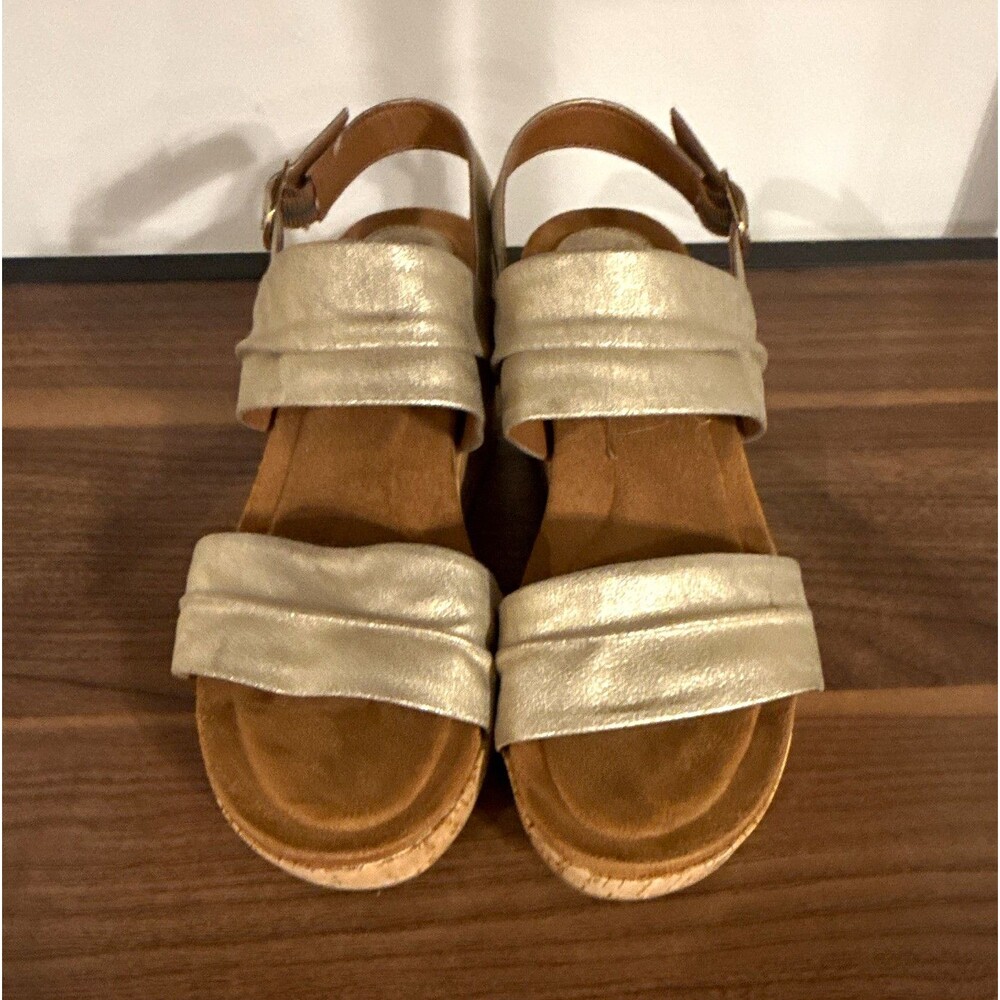 Eurosoft Women’s Gold Suede Strappy Wedge Sandals Buckle Solid Sz 9.5